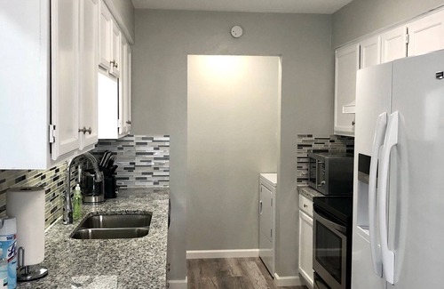 Frisco Casa | Fully renovated half duplex in downtown Frisco-3bed&2bath free wifi/hulu/parking