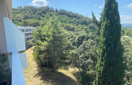 Mondragon Apartamento | Fully renovated T4 apartment in gated community