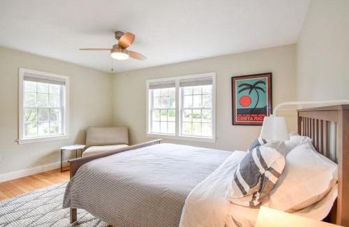 Dennis Casa | Fully Renovated Walk to Scargo Lake