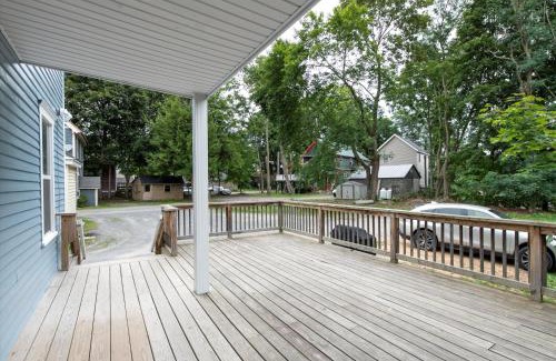 Oneonta Apartamento | Fully-stocked Kitchen, AC, WiFi, WD, Near Baseball and Downtown