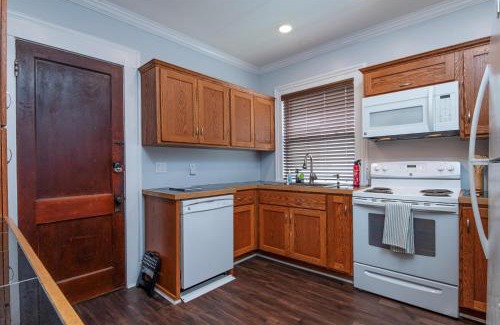 Oneonta Apartamento | Fully-stocked Kitchen, AC, WiFi, WD, Near Baseball and Downtown