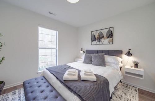 Paw Creek Casa | Fully Updated Cozy 3 BR Ranch Escape -WWC- Airport