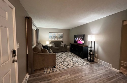 Great Falls Casa | Fully updated duplex across from the park with walking trail!