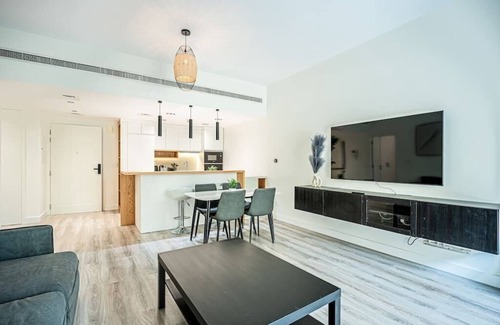 The Greens Apartamento | Fully Upgraded | Large Terrace | Extra Sofa Bed