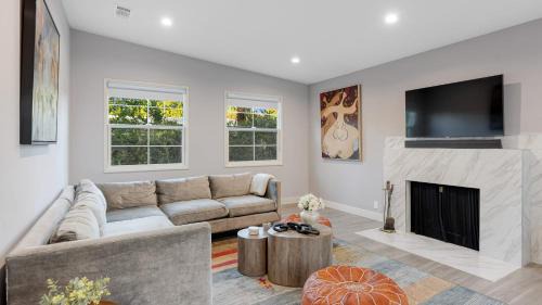 Sherman Oaks Casa | Fulton Buyout by AvantStay Sherman Oaks Estate View