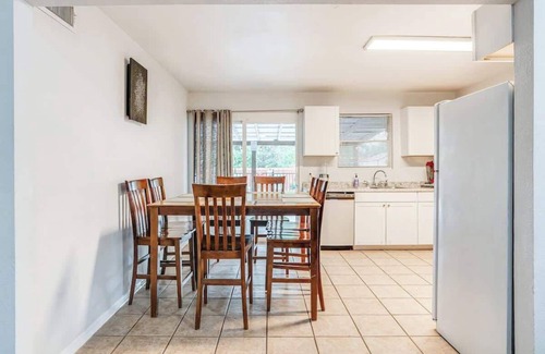 Shearer Hills - Ridgeview Casa | Fun 3bed/2Bath home with pool