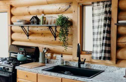 Wasilla Chalet De Esquí | Fun Alaska Log Cabin on Wooded Property!