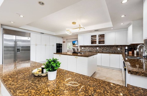Miami Shores Casa | Fun and Inviting Waterfront Villa