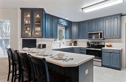 West Jordan Casa | Fun and Spacious Family Oasis + Hot Tub + Ping Pong