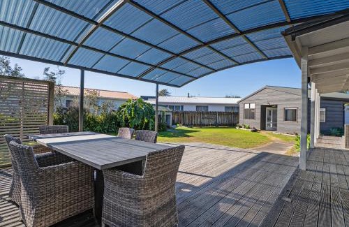 Whangamata Casa | Fun at Whangamata - Whangamata Holiday Home