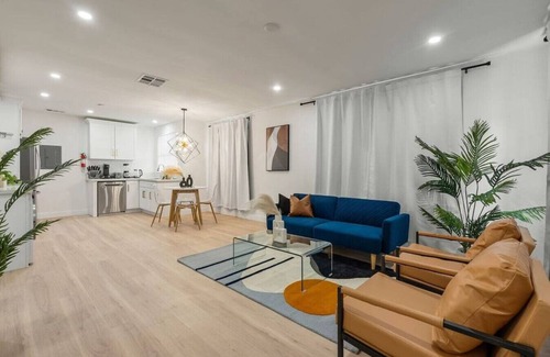 Alhambra Casa | Fun City Escape15mins2DowntownLA