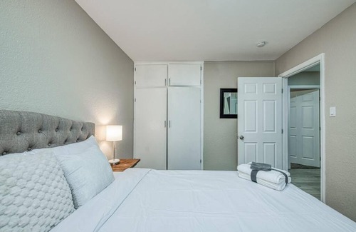 Raisin Apartamento | Fun City Haven Spacious Retreat in Fresno