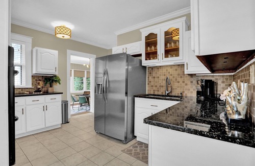 East Midtown Casa | Fun Cozy Memphis Getaway Close to Beale Street!