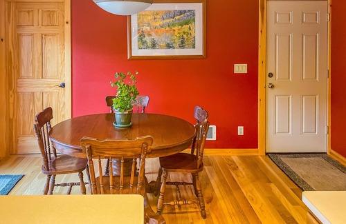 Jackson Casa | Fun, dog-friendly getaway with enclosed backyard & mountain views