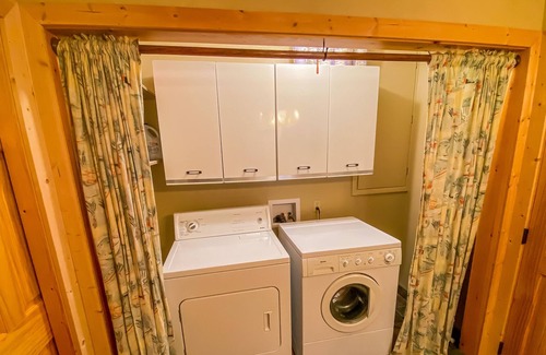 Jackson Casa | Fun, dog-friendly getaway with enclosed backyard & mountain views