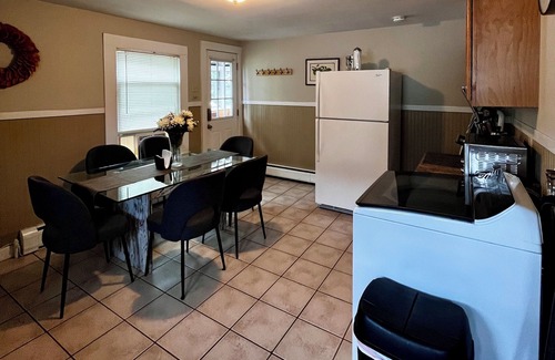 Southington Apartamento | Fun Downtown Location 2nd flr