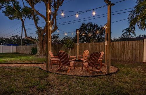 Largo Casa | Fun & family-friendly modern beach home with pool
