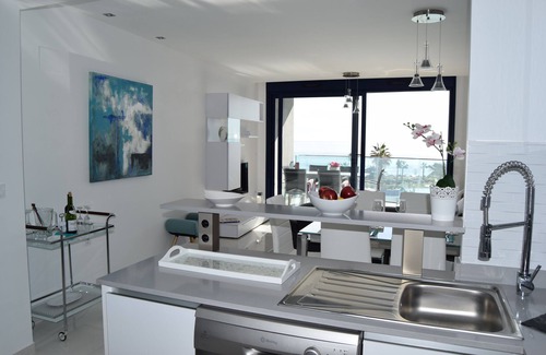 Punta Prima Apartamento | Diversión para toda la familia en la playa o junto a la piscina en nuestra hermosa casa de vacaciones