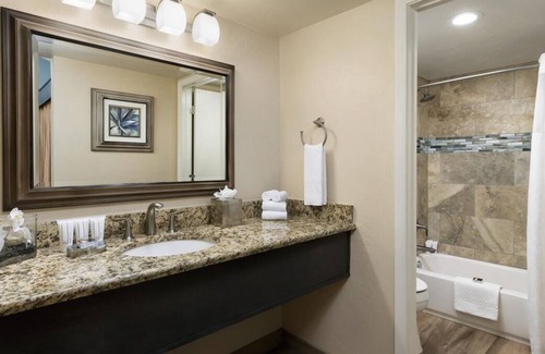 South Scottsdale Complejo | Fun for the Whole Family! 4 Pet-Friendly Units, 5 Pools, Near Golf, Hiking