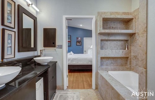 Bryker Woods Casa | Fun For the Whole Family - Easy Access to Downtown
