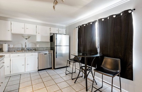 Park East Casa | Fun~Game Room ~ 5 min Drive to College~Family