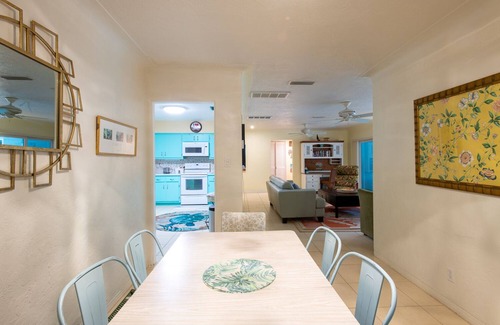 Gulfport Casa | Fun Getaway in the Sun Private Saltwater Pool Yard