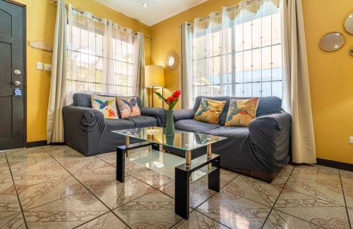 Parrita Casa | Fun! Great Location-near Beaches-shopping-medical