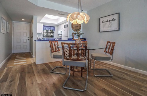 South Island Condominio | Fun In Sun On A Budget! 2B/2B Condo w/ Pool & Tennis! Walk to Beach!