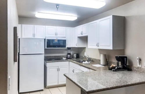 Capistrano Beach Complejo | Fun in the Sun! 3 Spacious Rooms w/ Kitchen | Close to Everything