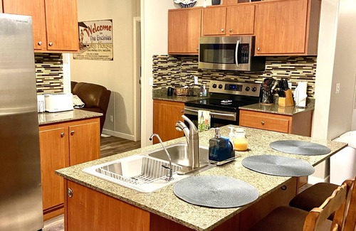 Desert Hills Casa | Nice Quiet Lake House Sleeps 6