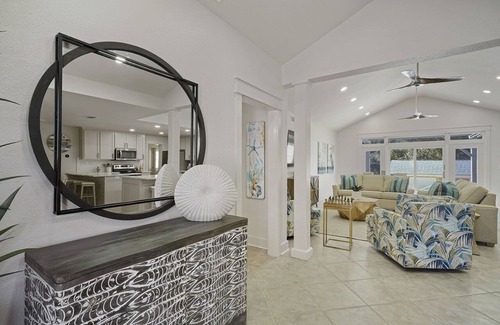 Gulf Pines Casa | Fun in the Sun - Vacation Home with Private Pool, Pickleball Court & Includes Golf Cart
