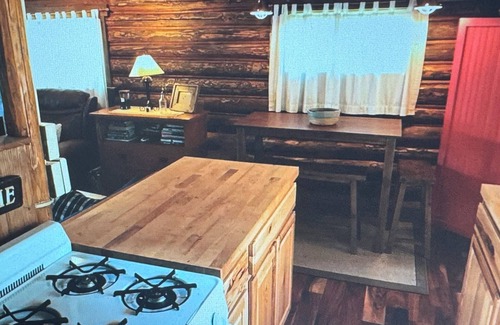 Portage Lake Cabina | Fun Little Camp in Portage Lake Maine