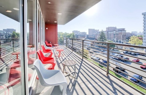 University District Apartamento | 🔶Fun Micro-Unit | Garage Parking🚘 + Great Amenities✨ | Great For Long Stays 📆