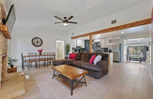 Cedar Park Casa | Fun Near Austin - Big Groups!