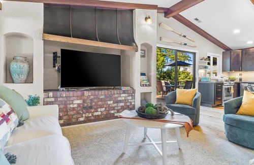 Olympia Casa | Fun on the lake at the Black Lake Chalet