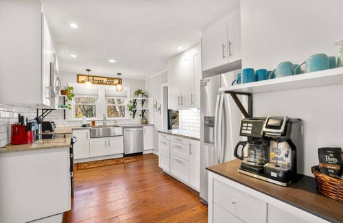 Candler Cabaña | Cabaña 3BR con bañera de hidromasaje