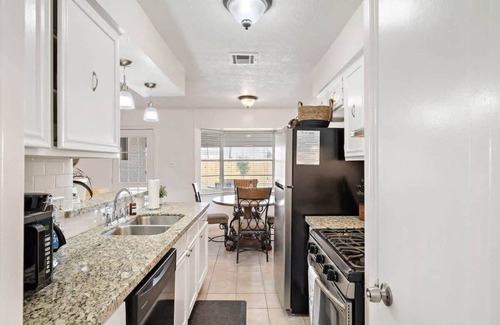 Pasadena Casa | Fun Stay with Game Room & Covered Outdoor Space