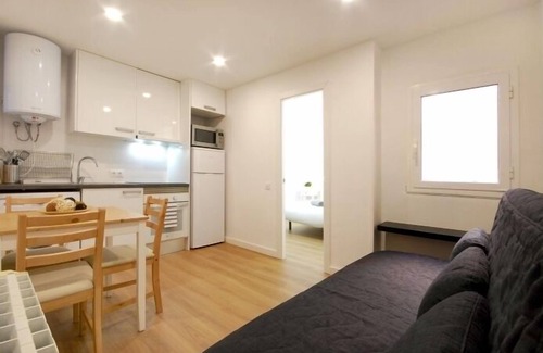 Collblanc y La Torrassa Apartamento | Funcional apartamento cerca de Barcelona