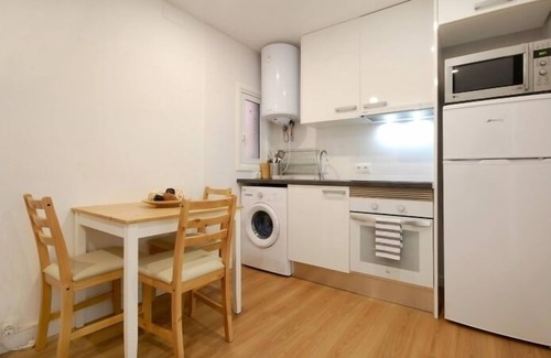 Collblanc y La Torrassa Apartamento | Funcional apartamento cerca de Barcelona