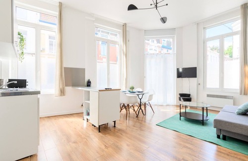 Saint-Maurice Pellevoisin Apartamento | Functional flat close to the station
