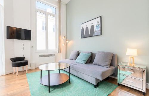Saint-Maurice Pellevoisin Apartamento | Functional flat close to the station