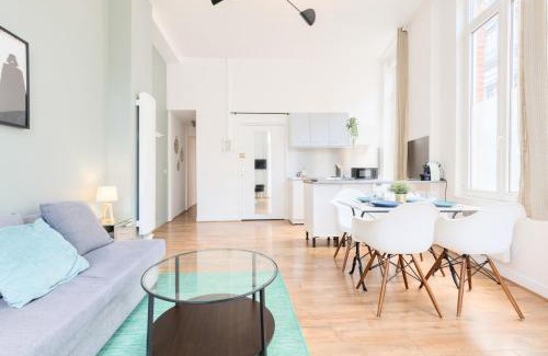 Saint-Maurice Pellevoisin Apartamento | Functional flat close to the station