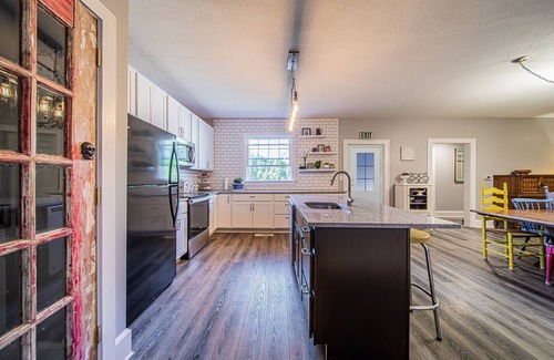 Ashtabula Apartamento | Funeral home