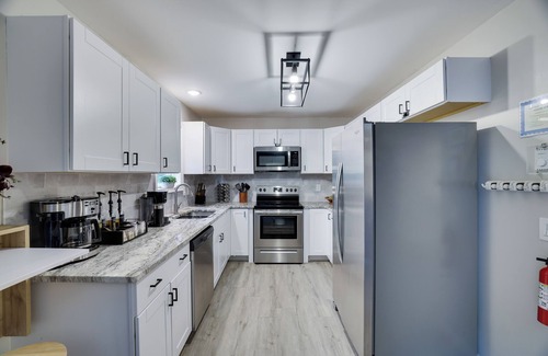 Bushkill Casa | FunFilledHome-SharedPool-GameRoom-FirePit-Karaoke-AirConditioning-PetFriendly