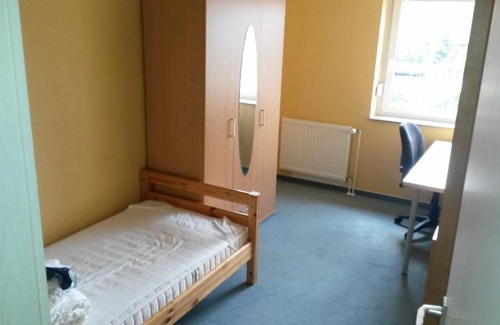 Boenningstedt Casa | Funktionales Zimmer in ruhiger Lage, dennoch in 25 Min in HH City