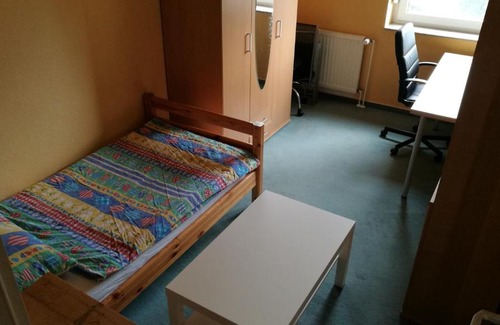 Boenningstedt Casa | Funktionales Zimmer in ruhiger Lage, dennoch in 25 Min in HH City
