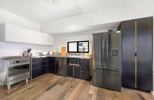 Buddina Casa | Funky Beachfront House Opposite Kawana Surf Club