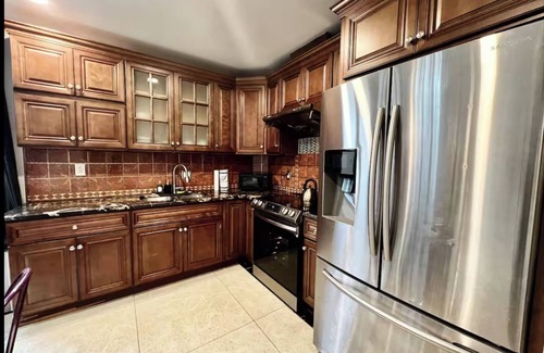 Chinatown Apartamento | Funky & Bright 4 Bed Apt in Prime location!