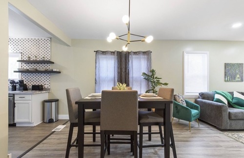 Ferndale Casa | Funky Ferndale Pad Walk DT Ferndale