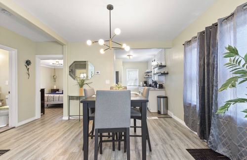 Ferndale Casa | Funky Ferndale Pad Walk DT Ferndale